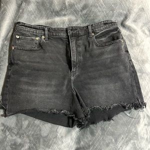 Black American Eagle highest rise 90’s boyfriend short size 12